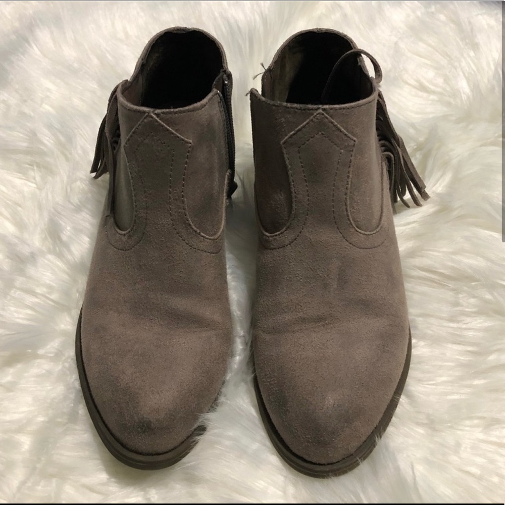 Carlos Santana Distress Fringe Ankle Boots 6.5